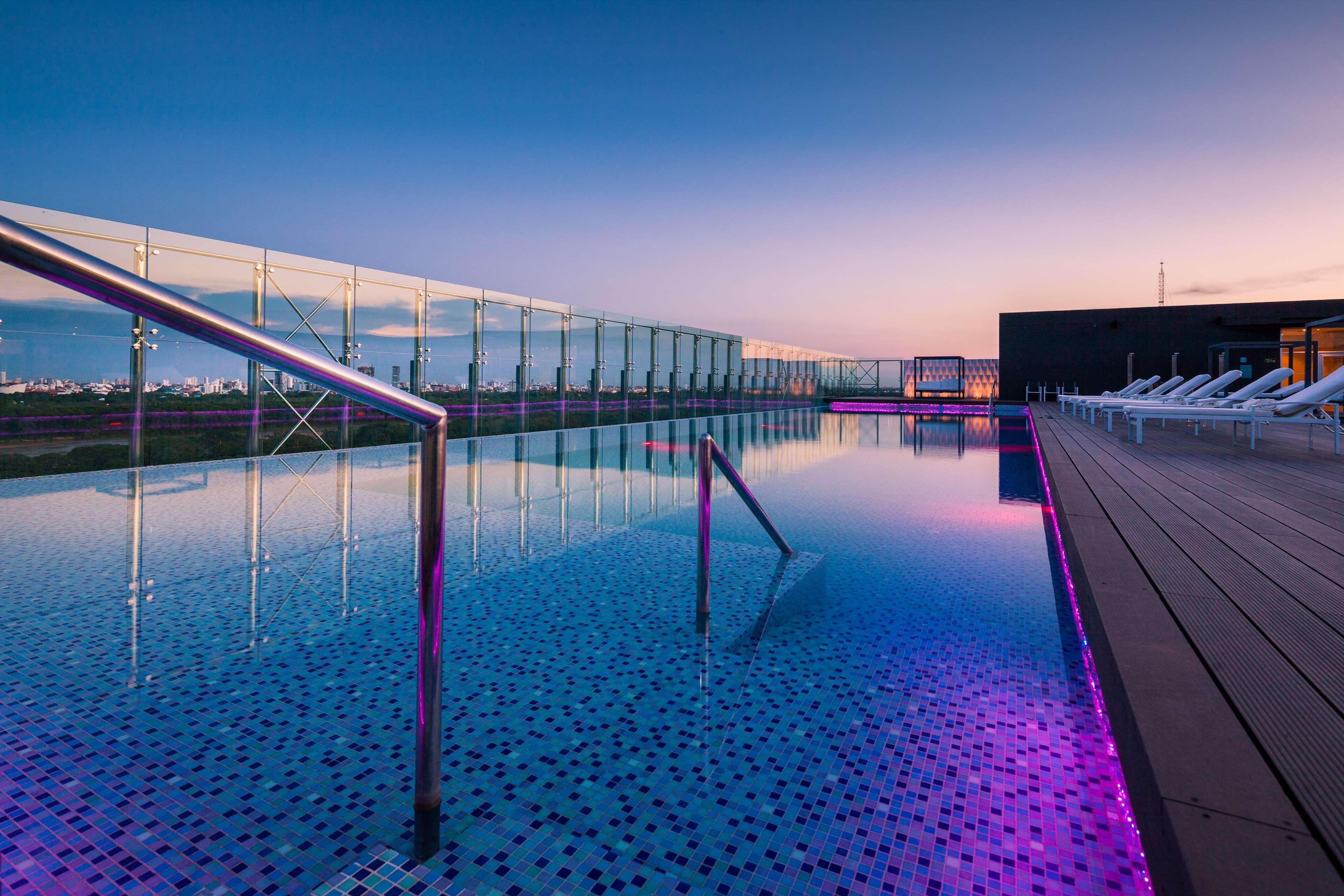 Radisson Hotel Santa Cruz Санта-Крус-де-ла-Сьєрра Екстер'єр фото