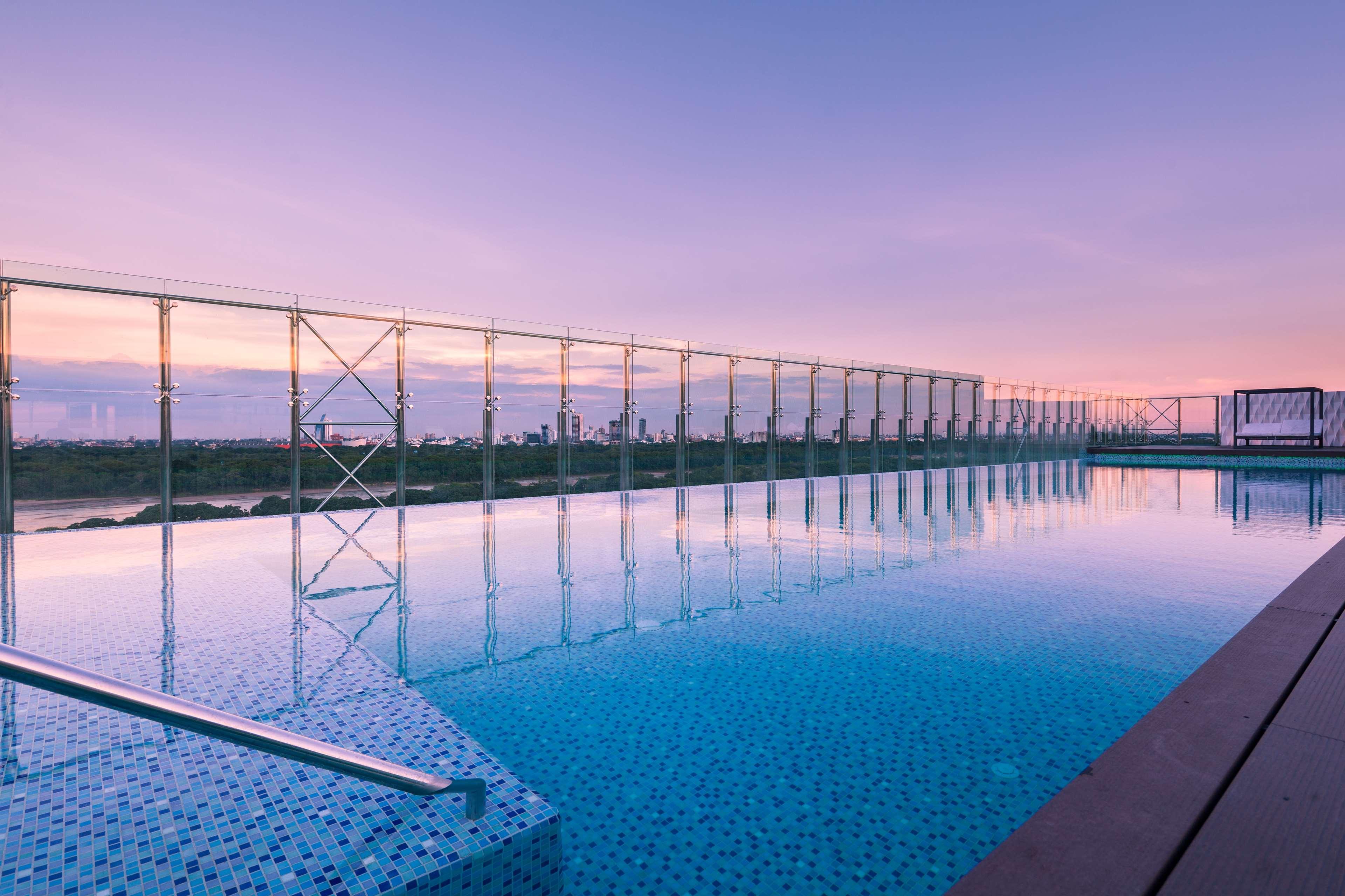 Radisson Hotel Santa Cruz Санта-Крус-де-ла-Сьєрра Екстер'єр фото