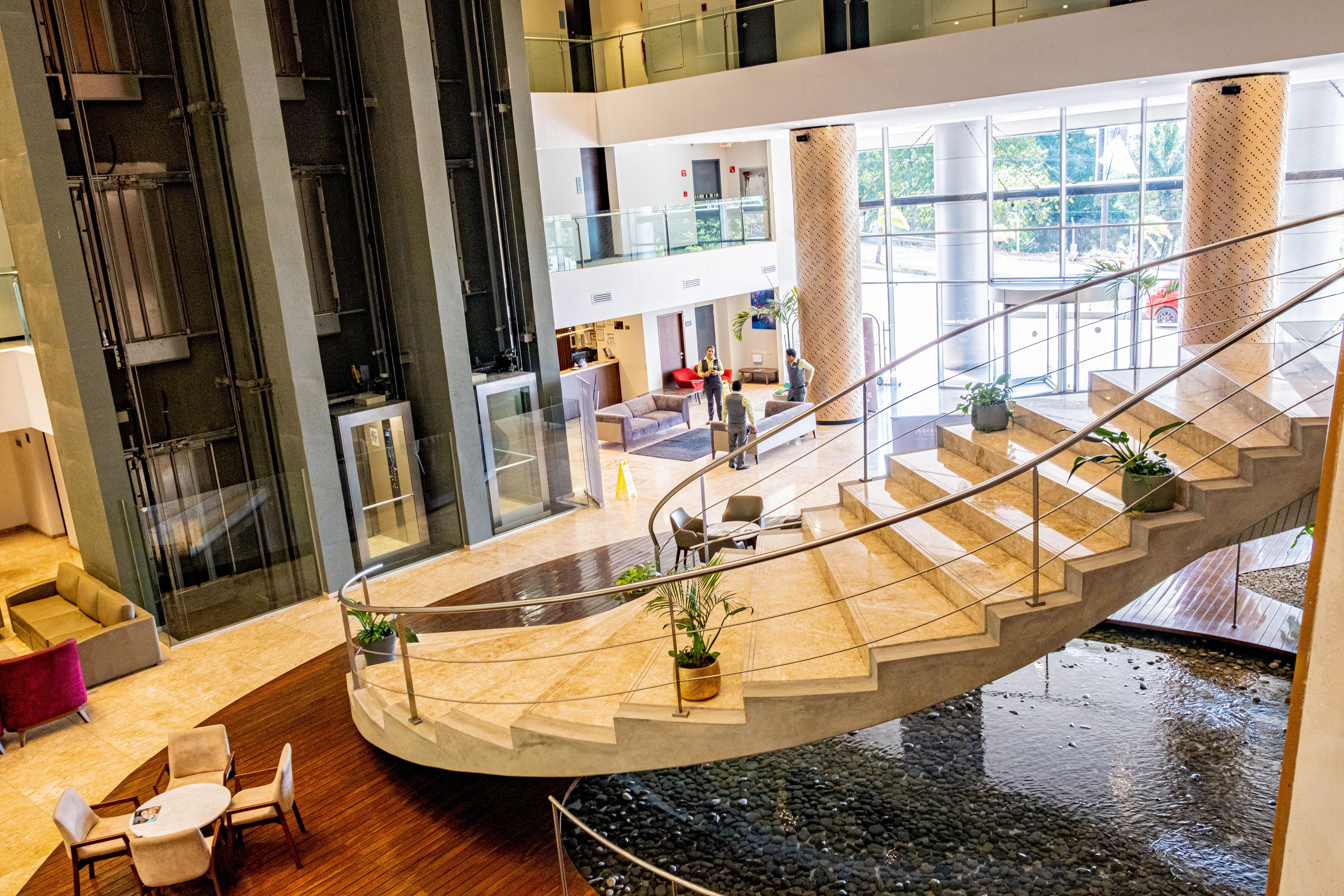 Radisson Hotel Santa Cruz Санта-Крус-де-ла-Сьєрра Екстер'єр фото