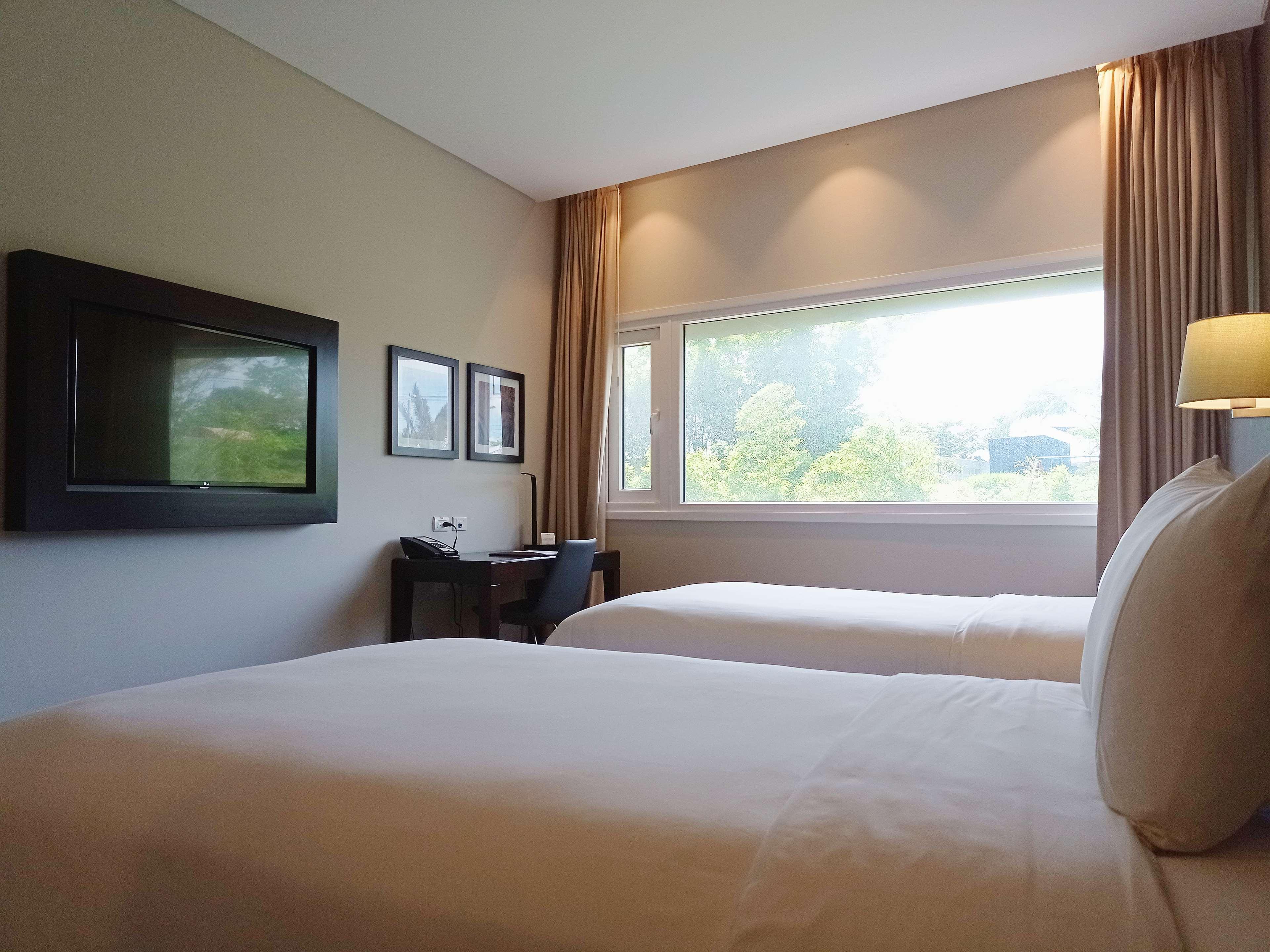 Radisson Hotel Santa Cruz Санта-Крус-де-ла-Сьєрра Екстер'єр фото