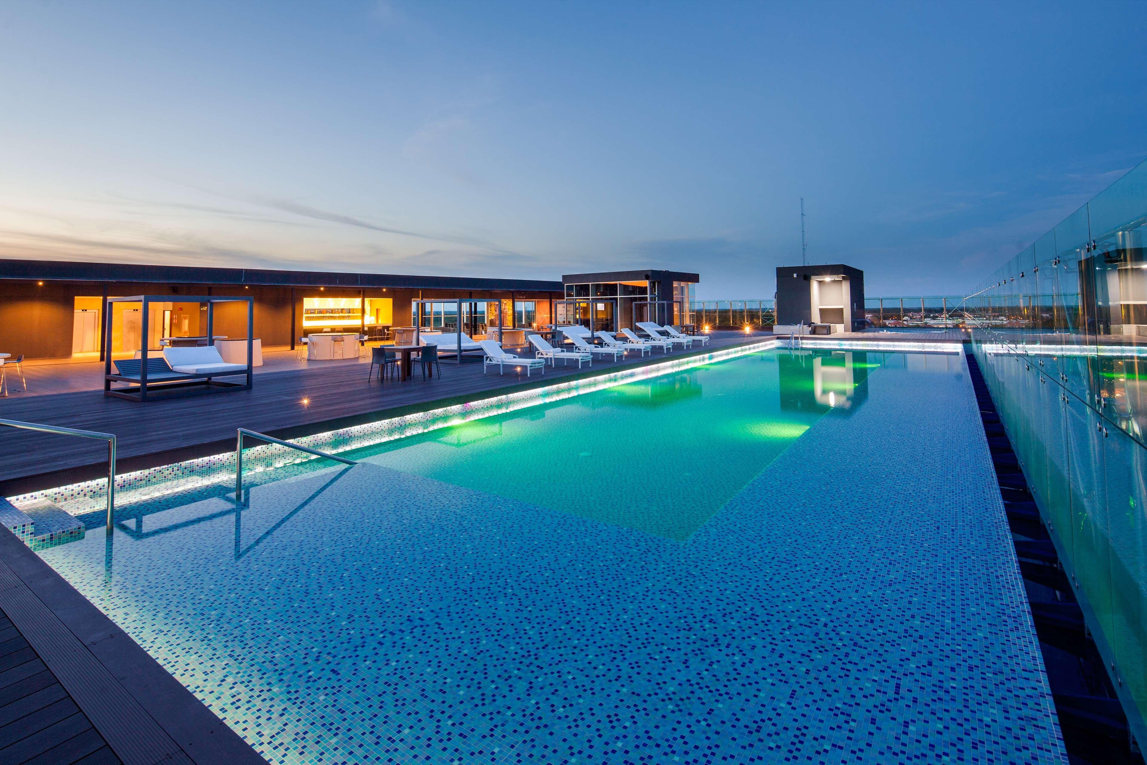 Radisson Hotel Santa Cruz Санта-Крус-де-ла-Сьєрра Екстер'єр фото
