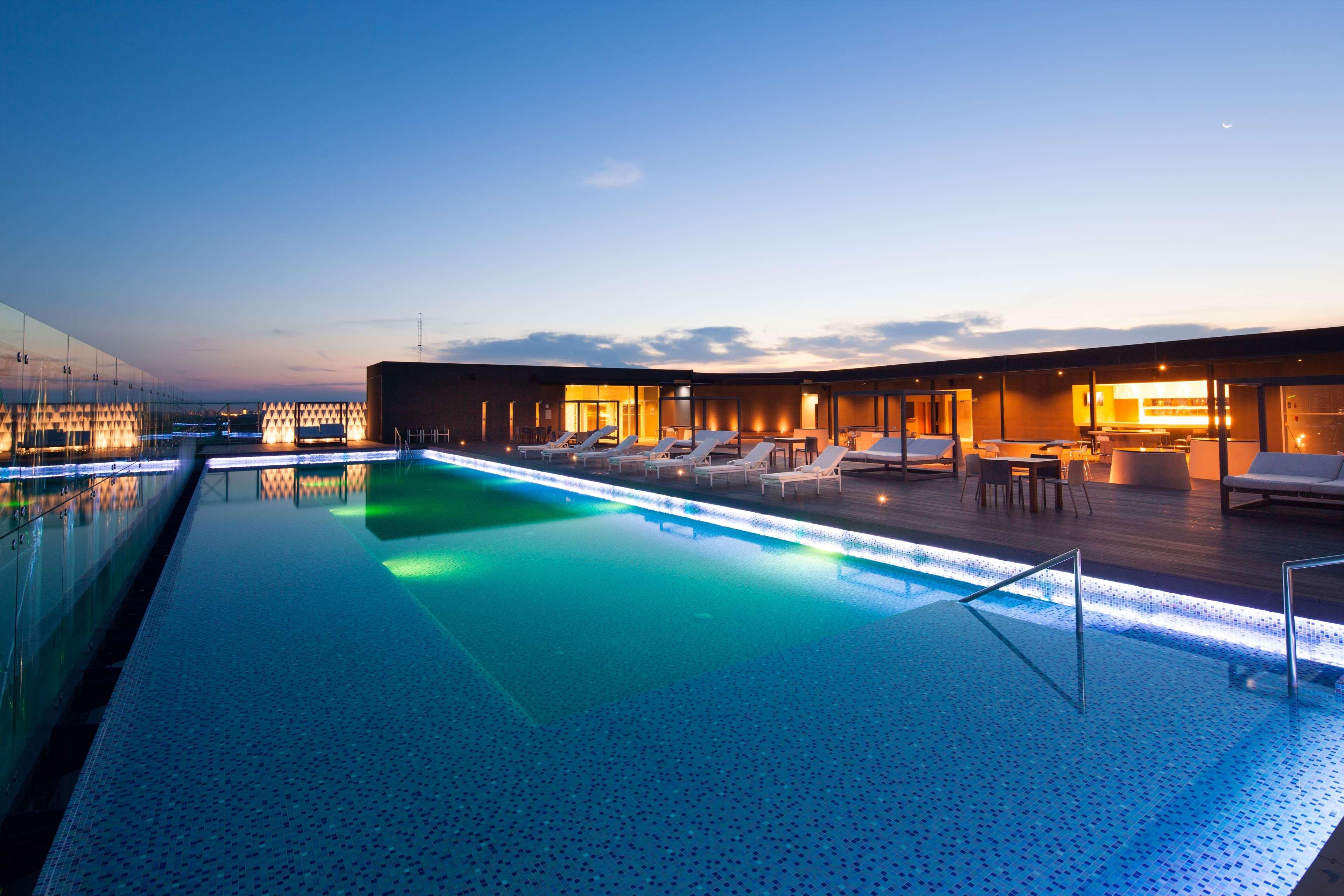 Radisson Hotel Santa Cruz Санта-Крус-де-ла-Сьєрра Екстер'єр фото