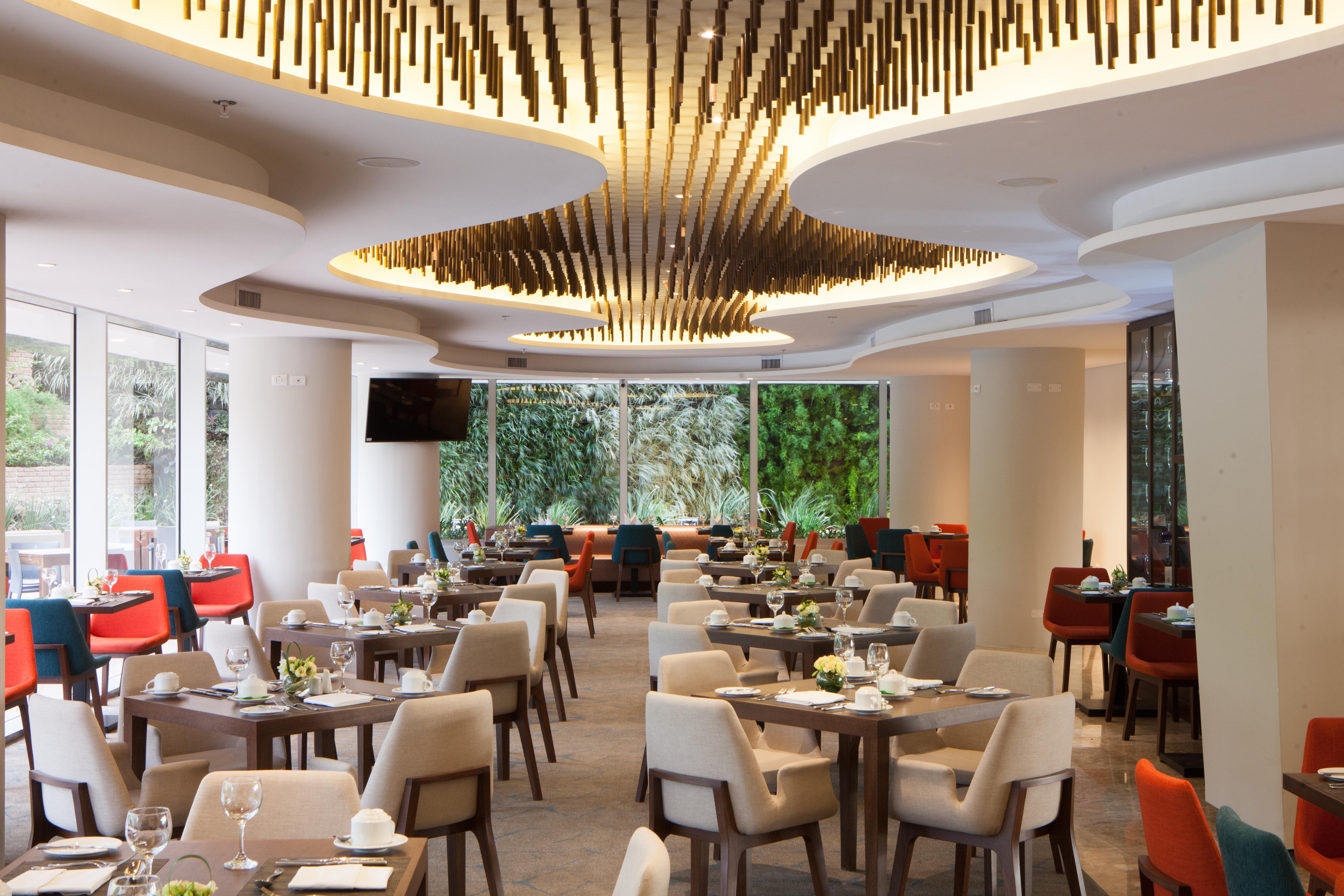 Radisson Hotel Santa Cruz Санта-Крус-де-ла-Сьєрра Екстер'єр фото