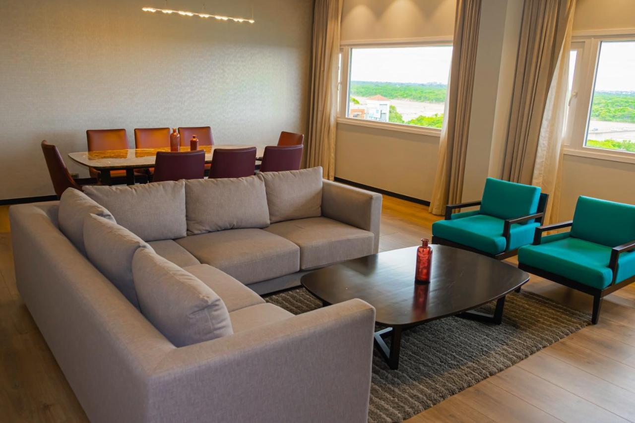 Radisson Hotel Santa Cruz Санта-Крус-де-ла-Сьєрра Екстер'єр фото